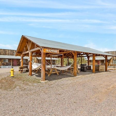 Trapper'S Rendezvous Bed & Breakfast Уилямс Екстериор снимка