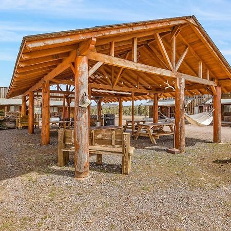 Trapper'S Rendezvous Bed & Breakfast Уилямс Екстериор снимка