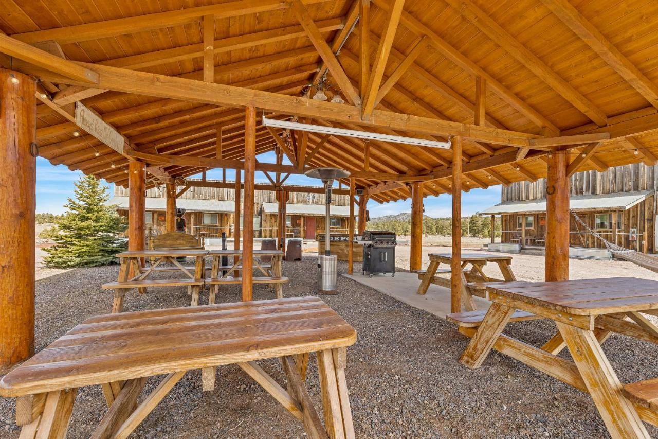 Trapper'S Rendezvous Bed & Breakfast Уилямс Екстериор снимка