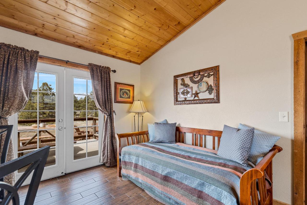 Trapper'S Rendezvous Bed & Breakfast Уилямс Екстериор снимка