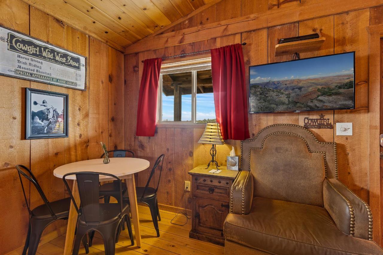Trapper'S Rendezvous Bed & Breakfast Уилямс Екстериор снимка
