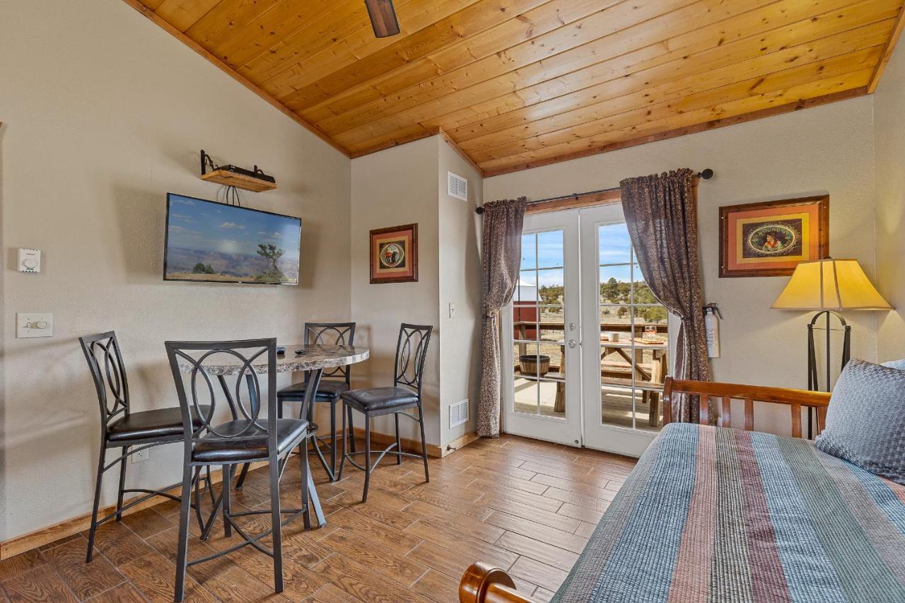 Trapper'S Rendezvous Bed & Breakfast Уилямс Екстериор снимка