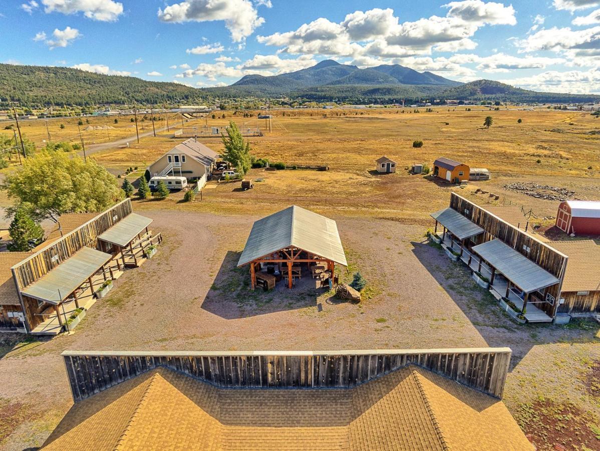 Trapper'S Rendezvous Bed & Breakfast Уилямс Екстериор снимка