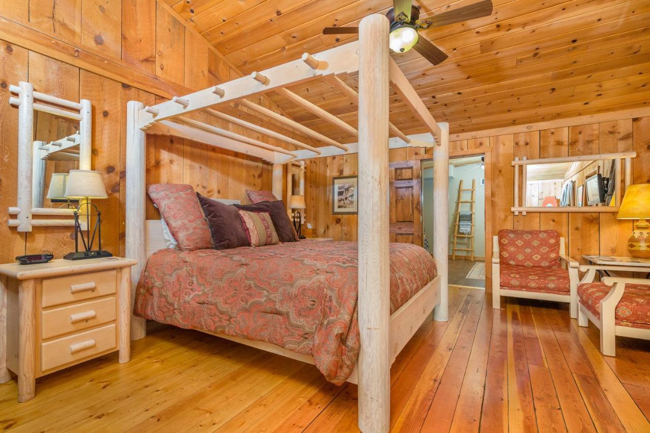 Trapper'S Rendezvous Bed & Breakfast Уилямс Екстериор снимка